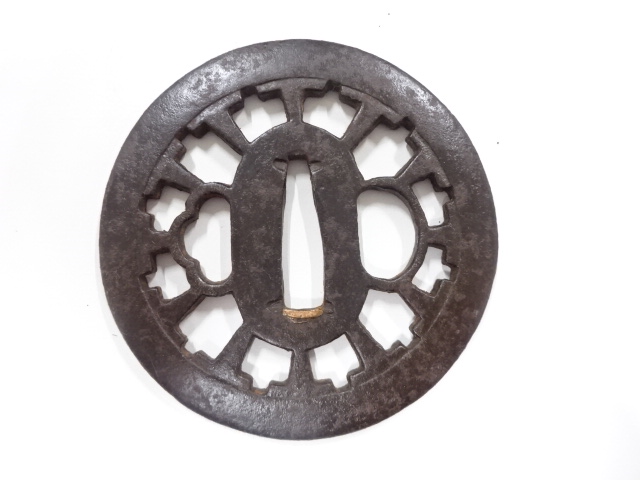 鉄地　水車　透かし　鍔